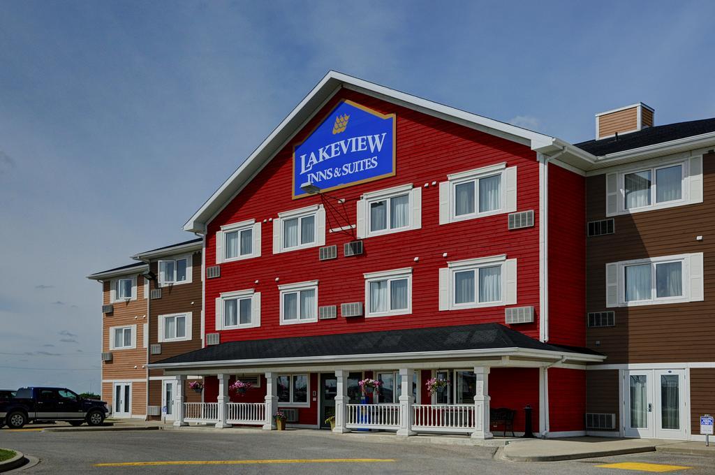 Lakeview Inns & Suites - Brandon Extérieur photo