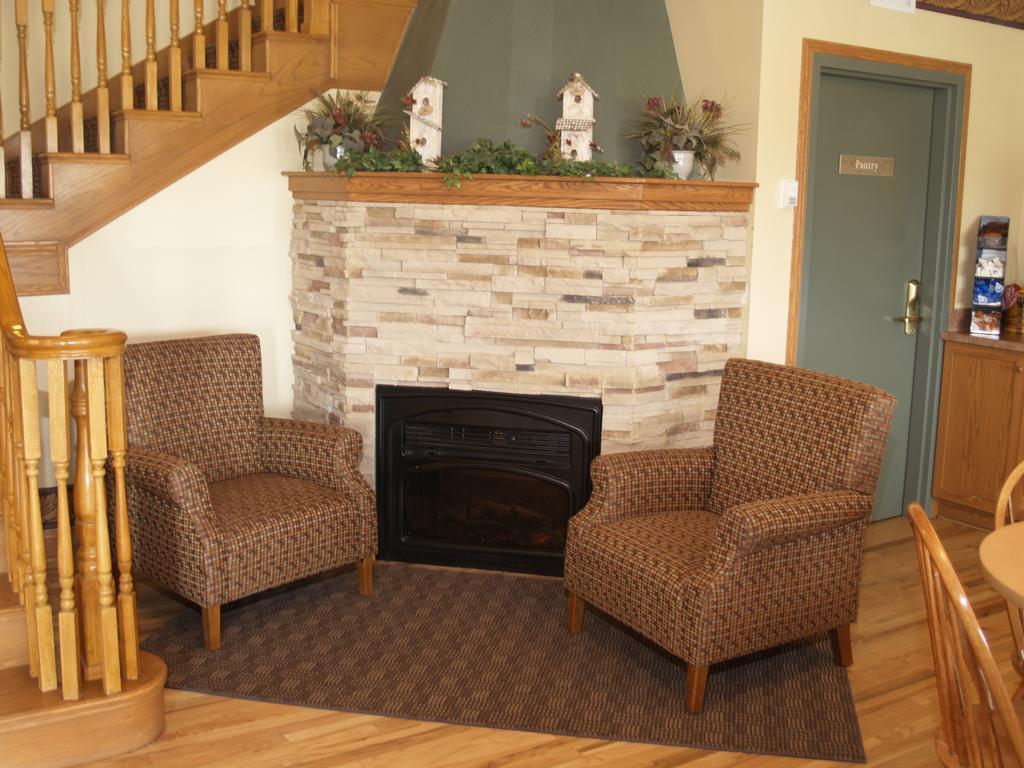 Lakeview Inns & Suites - Brandon Extérieur photo